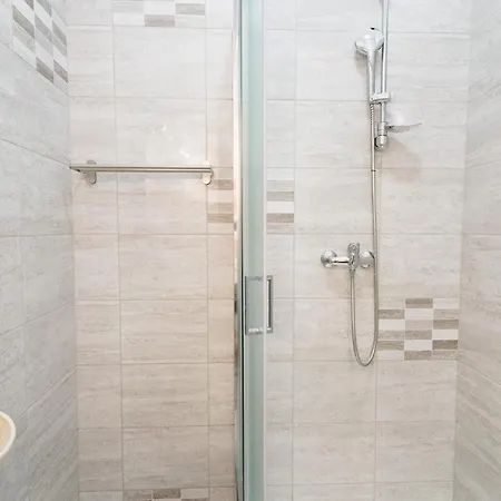 דירה Elegant Very Berry In Center By Renters