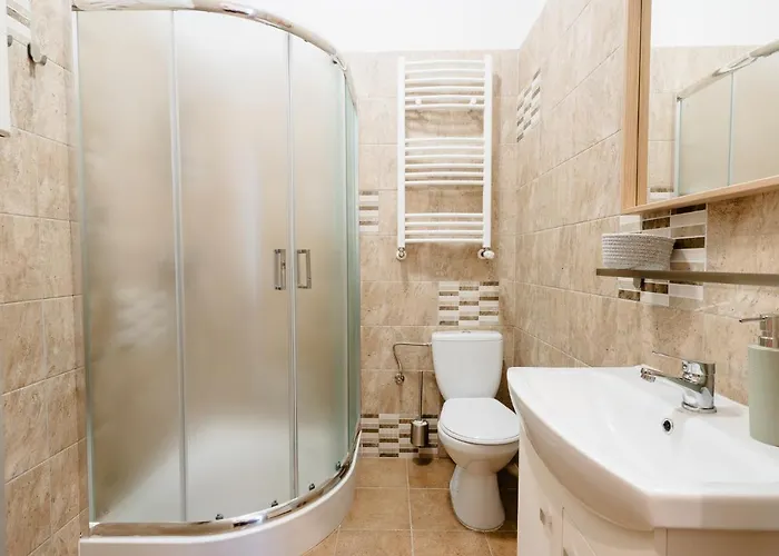 Elegant Very Berry In Center By Renters Apartamento Poznan