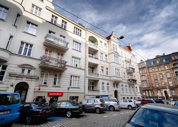 Elegant Very Berry In Center By Renters Apartamento Poznan
