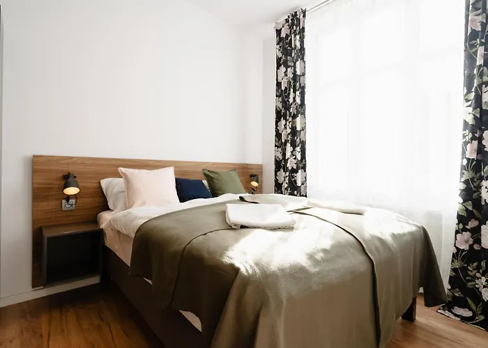 Elegant Very Berry In Center By Renters Apartamento Poznan