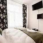 아파트 Elegant Very Berry In Center By Renters
