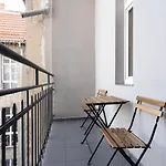 Elegant Very Berry In Center By Renters 아파트 포즈난