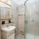 아파트 Elegant Very Berry In Center By Renters 포즈난