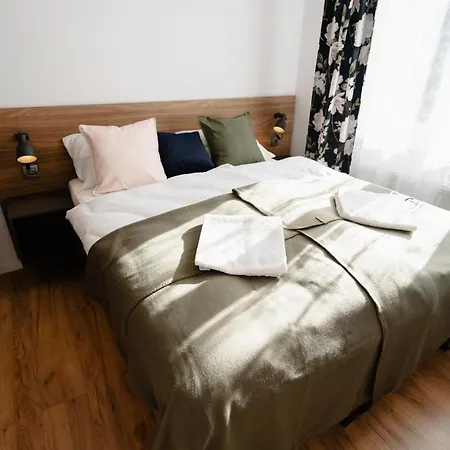 Elegant Very Berry In Center By Renters Познань