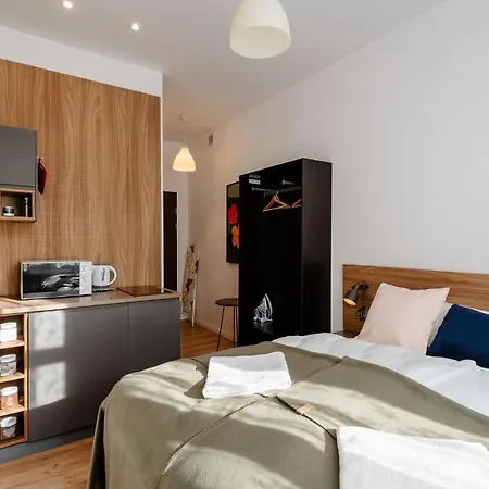 Elegant Very Berry In Center By Renters