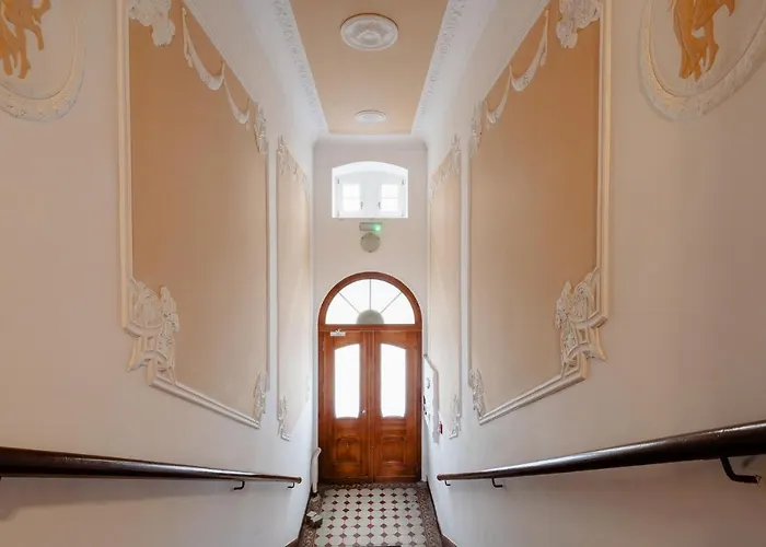 Elegant Very Berry In Center By Renters Apartament *