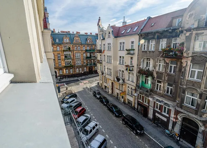 Elegant Very Berry In Center By Renters Poznań