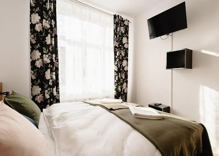 Apartament Elegant Very Berry In Center By Renters