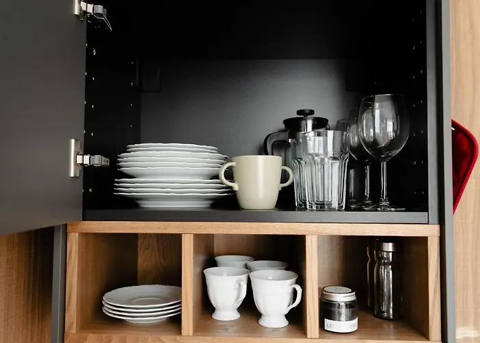 Elegant Very Berry In Center By Renters